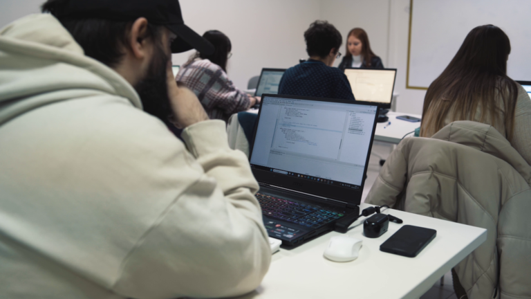 Técnico Superior en Desarrollo de Aplicaciones Multiplataforma